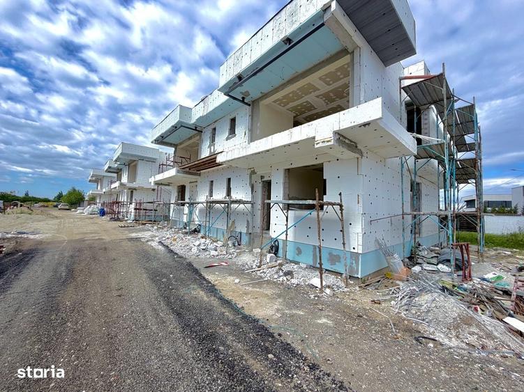 Casă cu 4 camere în Splaiul Unirii