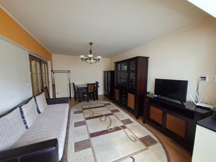 Apartament cu 3 camere decomandat în Decebal