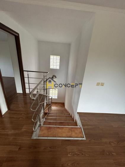 Casă individuală cu 5 camere cu Canalizare în Cornetu
