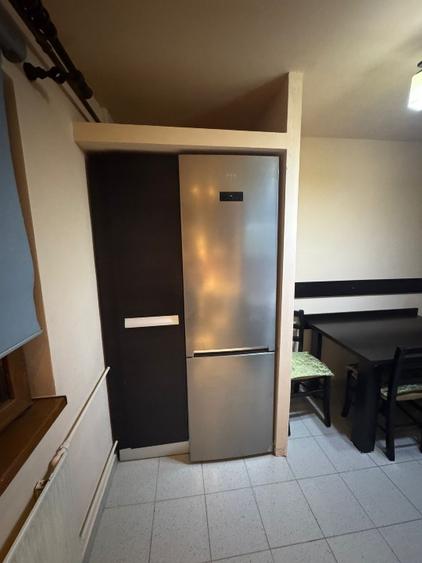 Apartament cu 3 camere decomandat în Lipovei