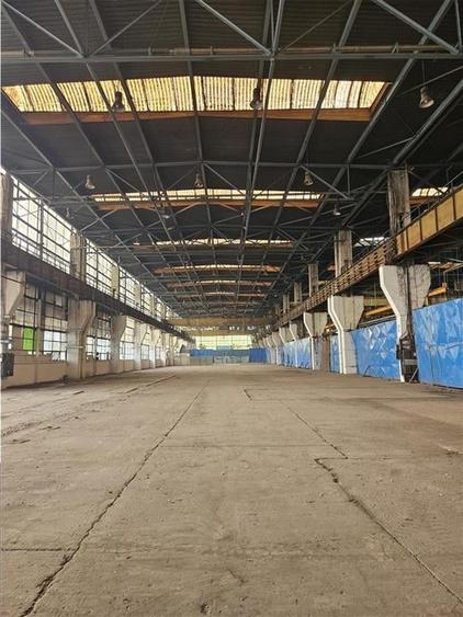 Spațiu industrial, de 2,800 mp, în Industrial