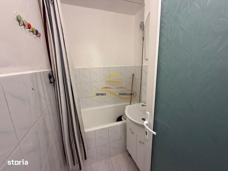 Apartament cu 3 camere semidecomandat în Central
