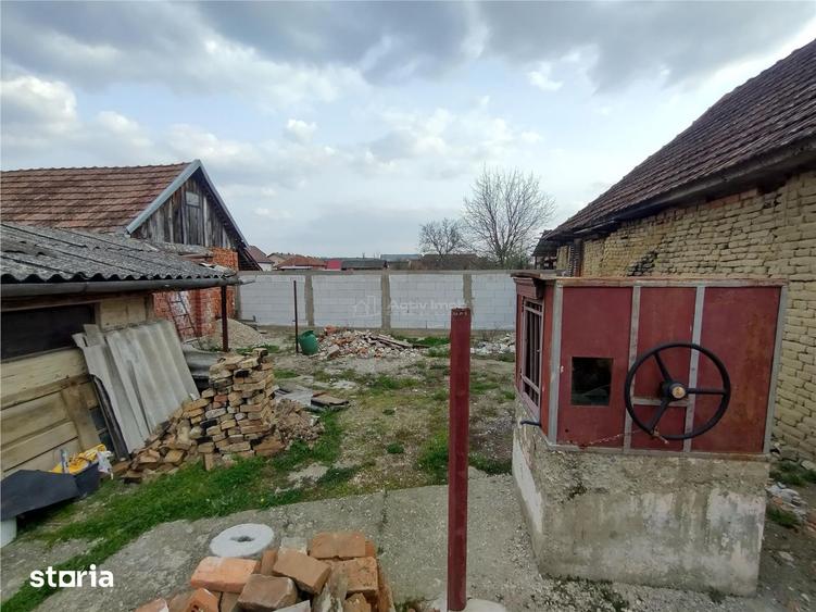 Casă cu 6 camere cu Canalizare în Răcășdia