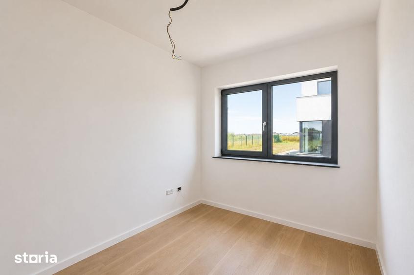 Casă cu 5 camere cu Teren 500 Mp în Noua