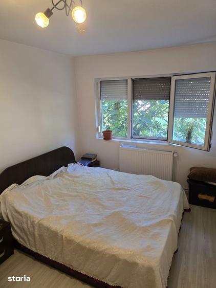 Apartament cu 3 camere semidecomandat în Circumvalațiunii