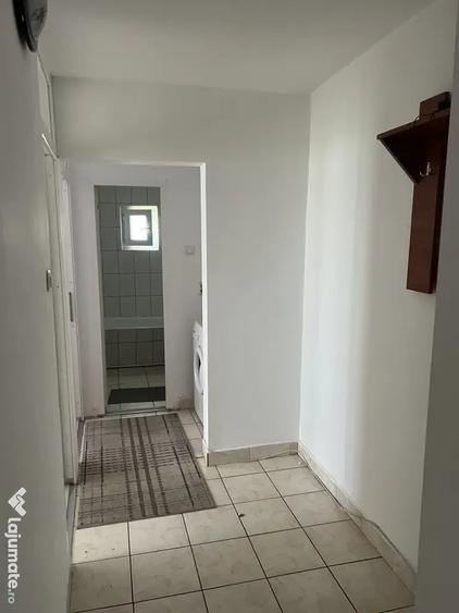 Apartament cu 3 camere decomandat în Canta