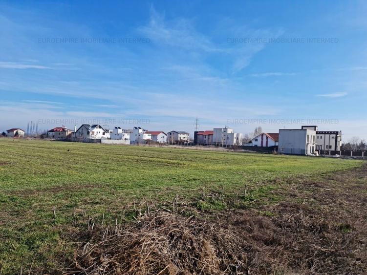 Teren Construcții intravilan de 600 mp, în Nord