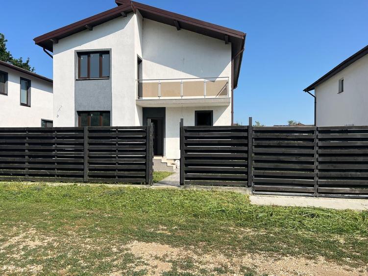 Casă individuală cu 5 camere cu Teren 450 Mp în Corbeanca