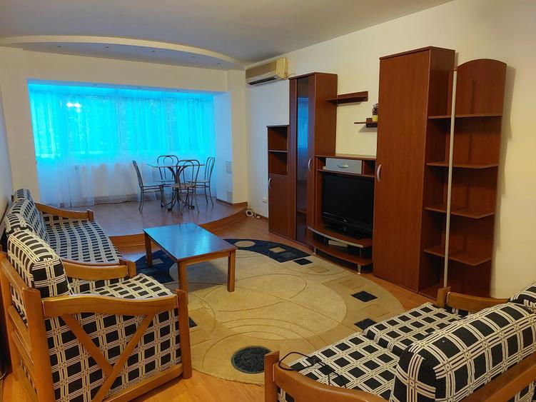 Apartament cu 2 camere decomandat în Titulescu