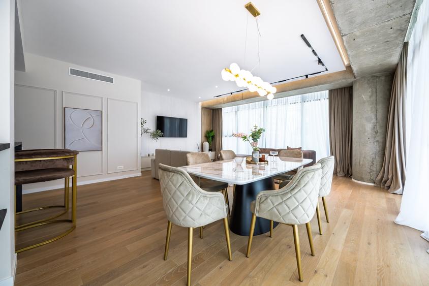 Apartament cu 4 camere decomandat în Floreasca