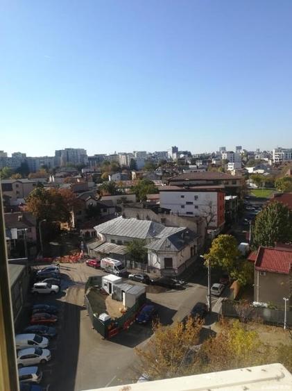 Apartament cu 2 camere semidecomandat în P-ța Muncii
