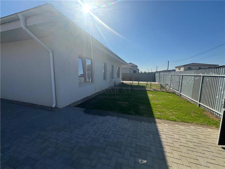 Duplex cu 3 camere cu Teren 320 Mp în Moșnița Nouă