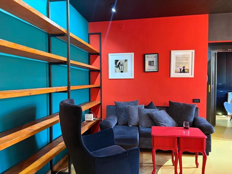 Apartament cu 2 camere semidecomandat, mobilat în 1 Mai