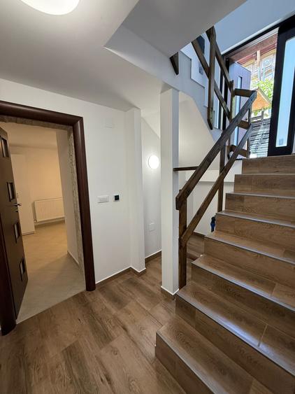 Duplex cu 2 camere cu Canalizare în P-ța Unirii