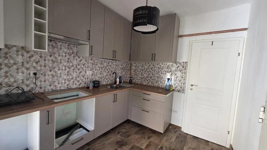 Apartament cu 3 camere semidecomandat în Calea Călărașilor