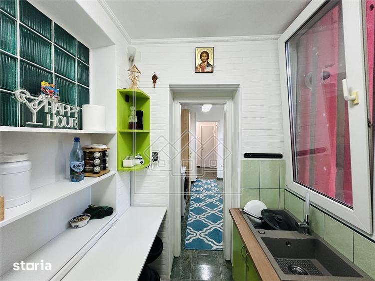 Apartament cu 2 camere decomandat în Central