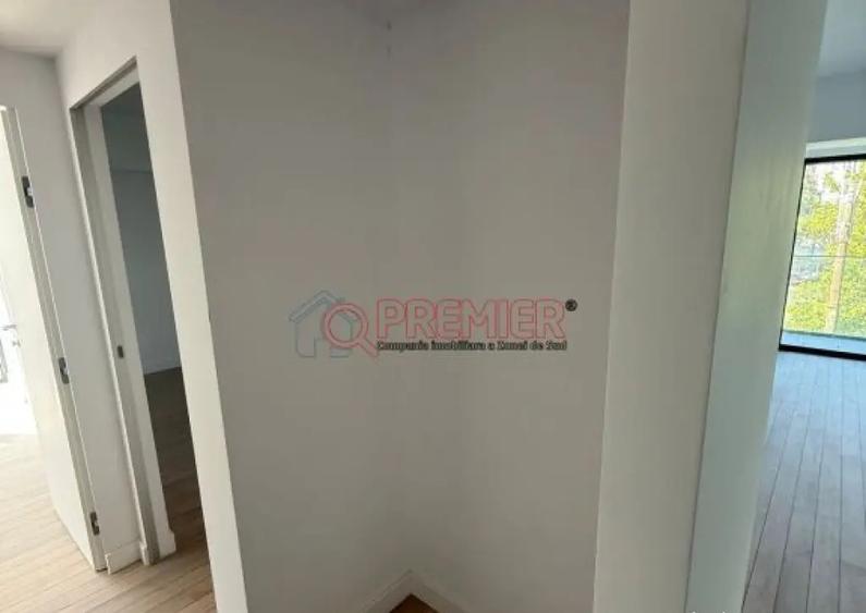 Apartament cu 3 camere decomandat în Cotroceni