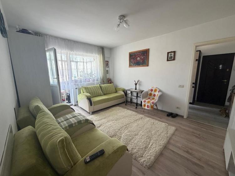 Apartament cu 2 camere semidecomandat, mobilat în Central