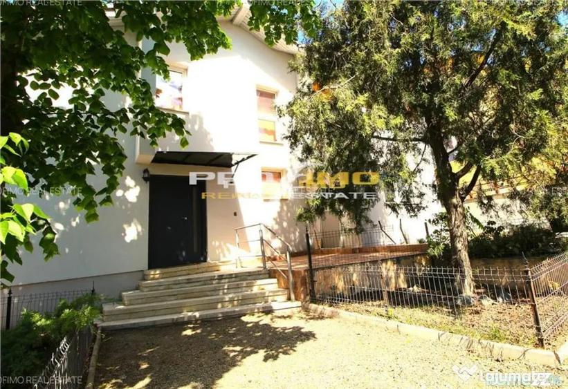 Casă cu 6 camere cu Teren 500 Mp în Nord