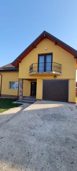 Casă cu 4 camere în Târgu Frumos