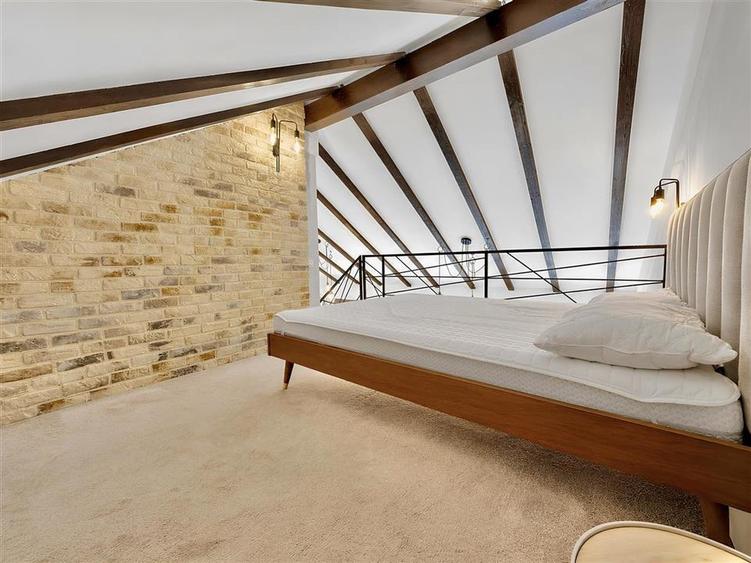 Apartament cu 2 camere decomandat, mobilat în Schei