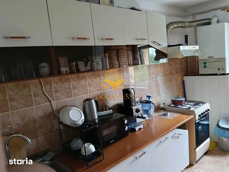 Apartament cu 3 camere decomandat, mobilat în Zorilor