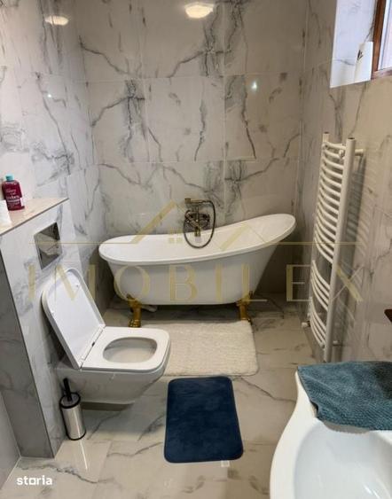 Casă cu 4 camere în Sărmașu