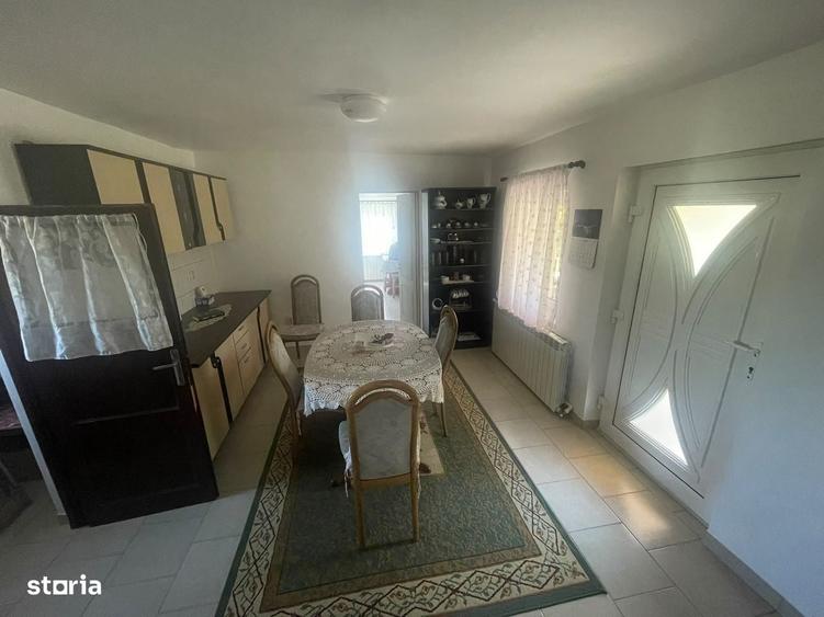 Casă cu 3 camere în Căptălan