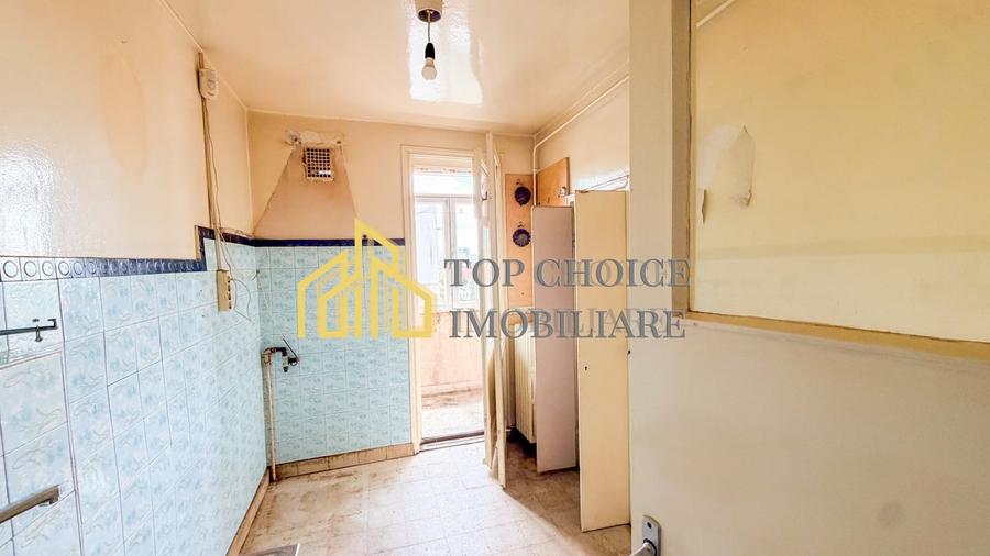 Apartament cu 3 camere decomandat în Barbu Văcărescu