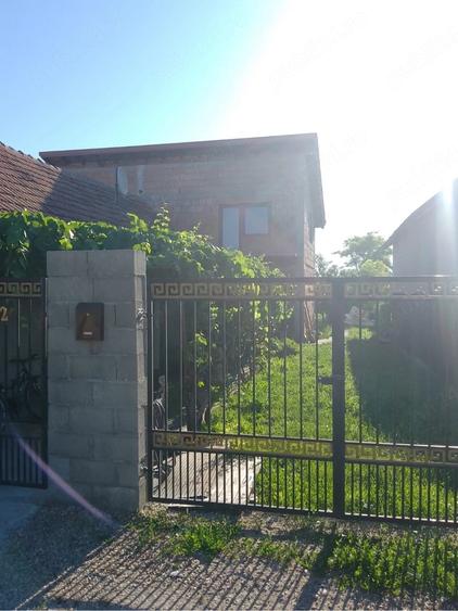 Casă cu 3 camere cu Teren 1200 Mp în Dudeștii Noi