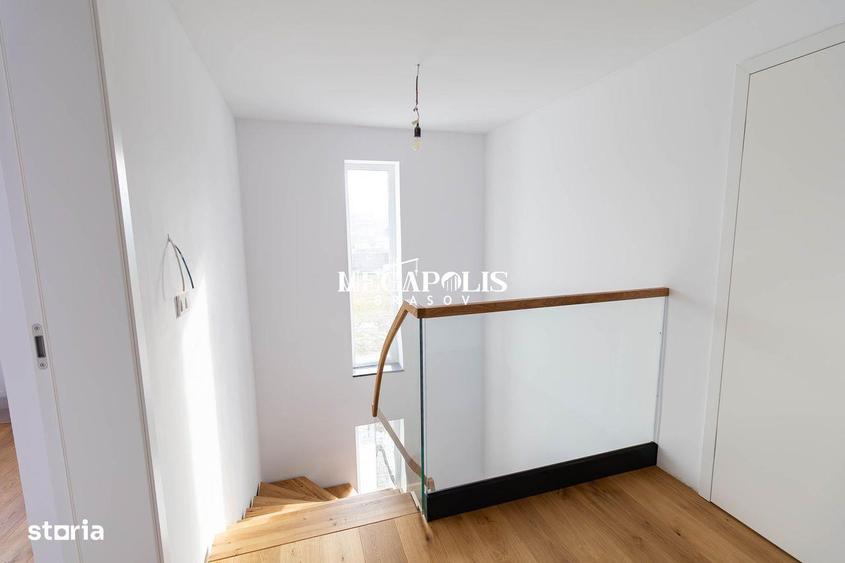Casă cu 4 camere cu Teren 300 Mp în Central
