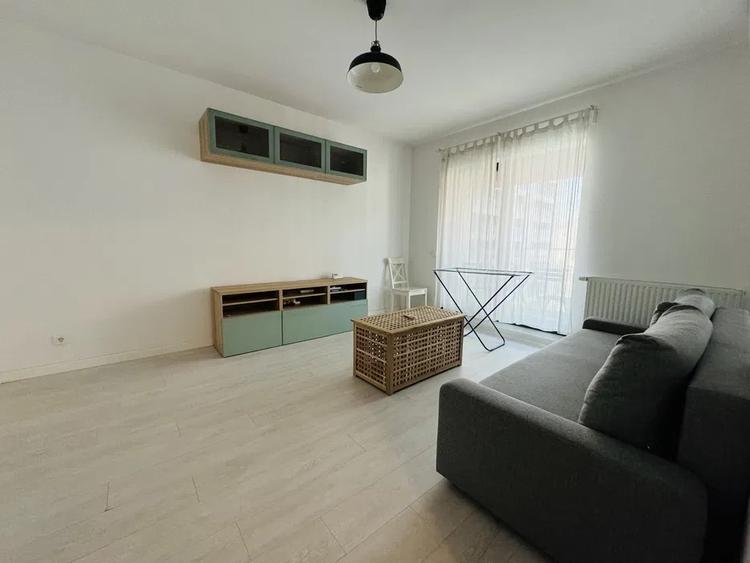 Apartament cu 2 camere decomandat, mobilat în Politehnica