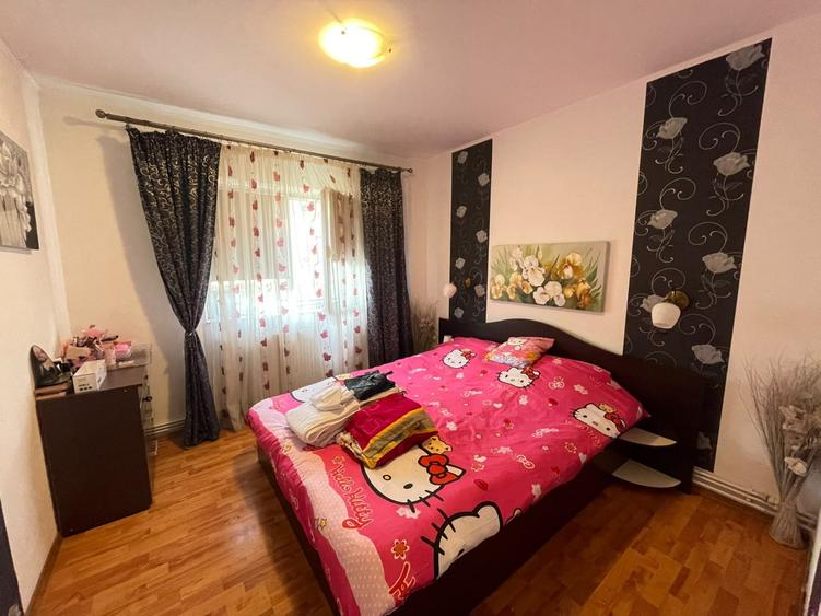 Apartament cu 3 camere decomandat, mobilat în Baza 3