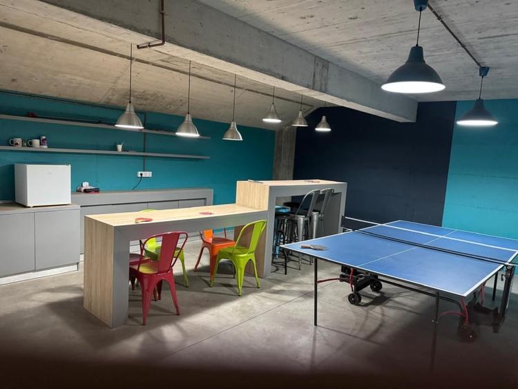 Apartament cu 3 camere decomandat, mobilat în Craiovița Nouă