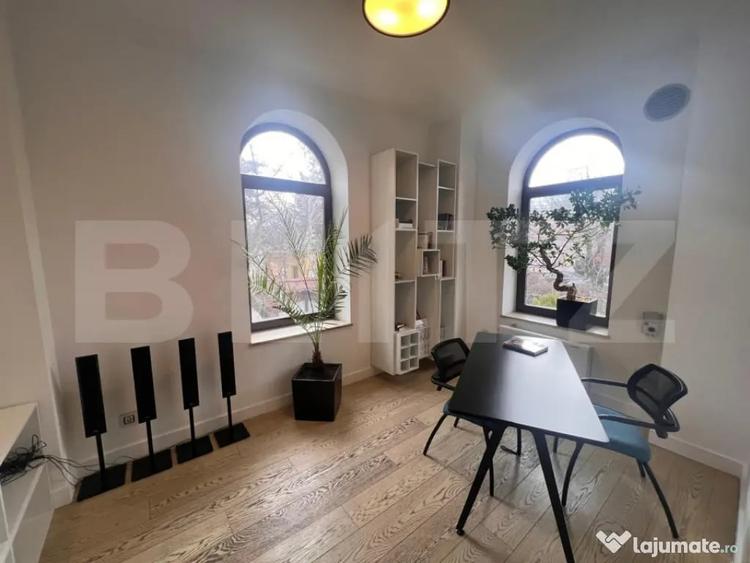 Casă cu 5 camere cu Teren 1300 Mp în Central