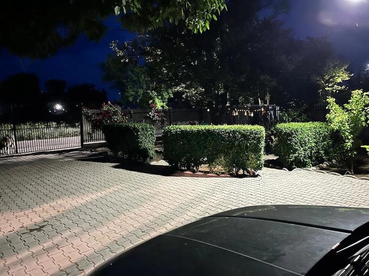 Casă cu Teren 1457 Mp în Traian