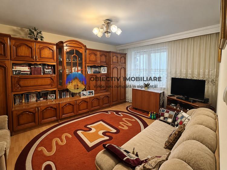 Apartament cu 3 camere decomandat, mobilat în Central