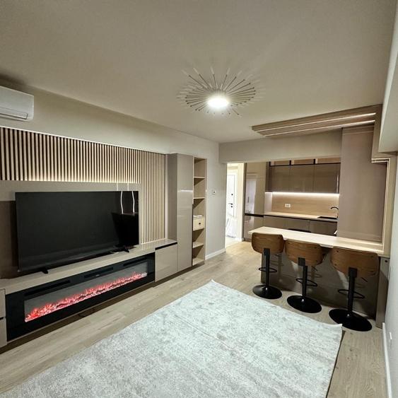 Apartament cu 3 camere decomandat în Exterior Vest