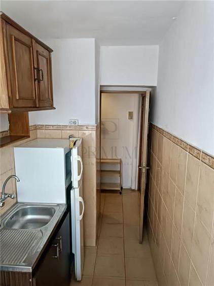 Apartament cu 2 camere semidecomandat, mobilat în Girocului