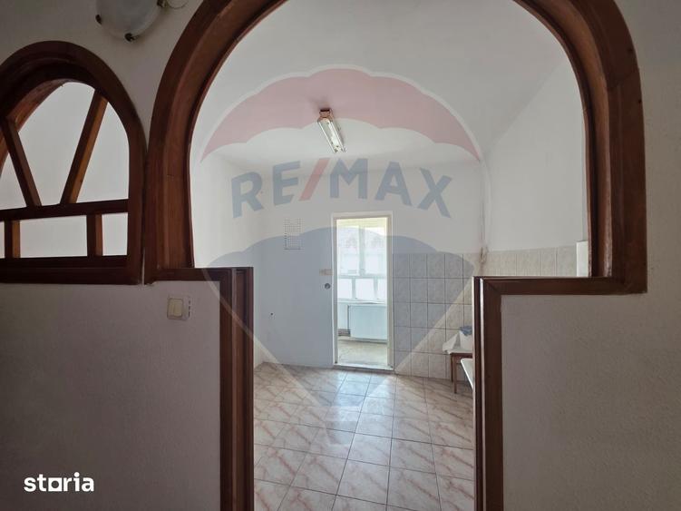 Apartament cu 2 camere decomandat în Vitrometan