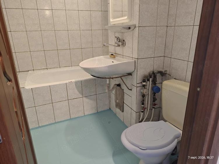 Apartament cu 3 camere decomandat în Lotus