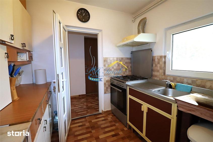 Casă cu 4 camere cu Teren 2215 Mp în Central