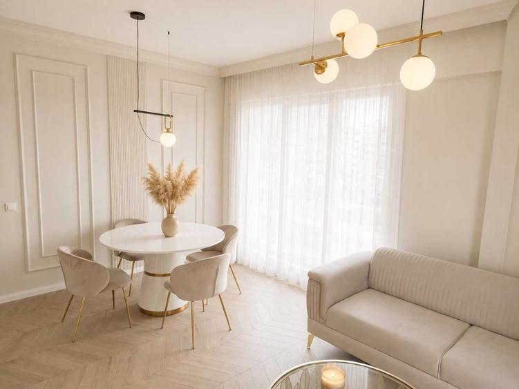 Apartament cu 3 camere decomandat în Central