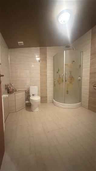 Casă individuală cu 7 camere cu Teren 660 Mp în Lazu