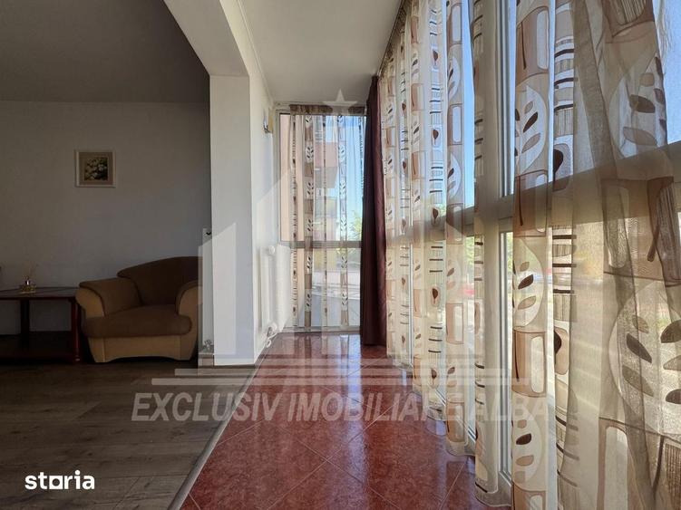 Apartament cu 3 camere semidecomandat, mobilat în Cetate