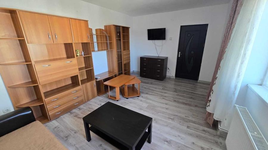 Apartament cu 2 camere decomandat în B-dul București