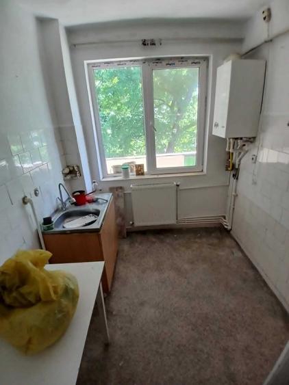 Apartament cu 3 camere decomandat în Faleză