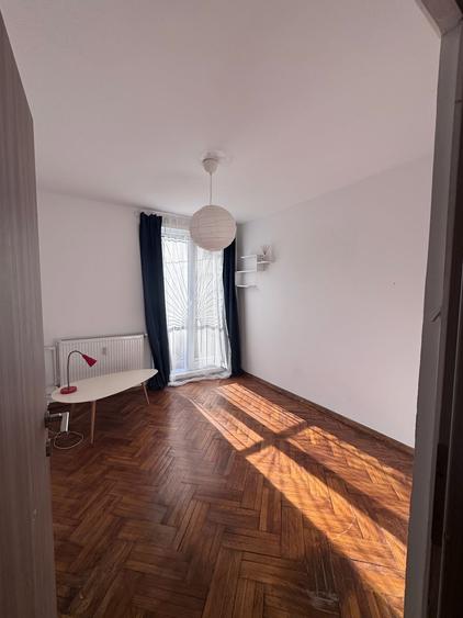 Apartament cu 3 camere decomandat, mobilat în Baba Novac