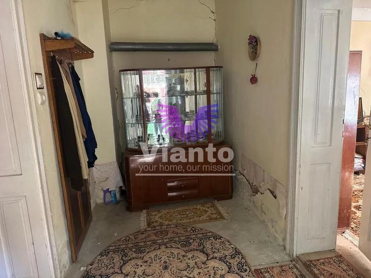 Casă individuală cu 3 camere cu Canalizare în Gusu