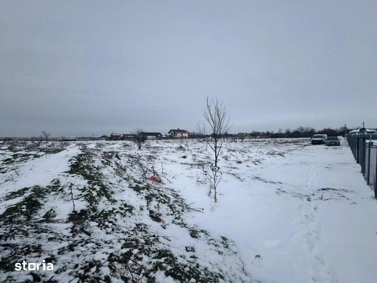 Teren de 2500 mp, în Galicea Mare